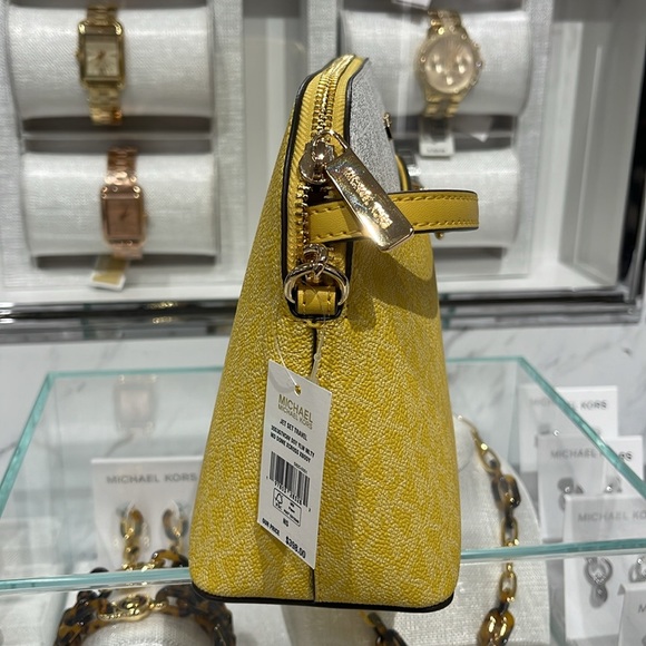 Michael Kors Jet Set Travel Medium Color-Block Signature Logo Dome Crossbody Bag - Picture 5 of 16